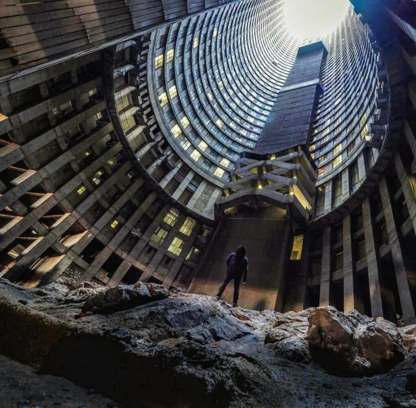 Skyscraper-well Ponte City Apartments: the highest and most problematic in Africa