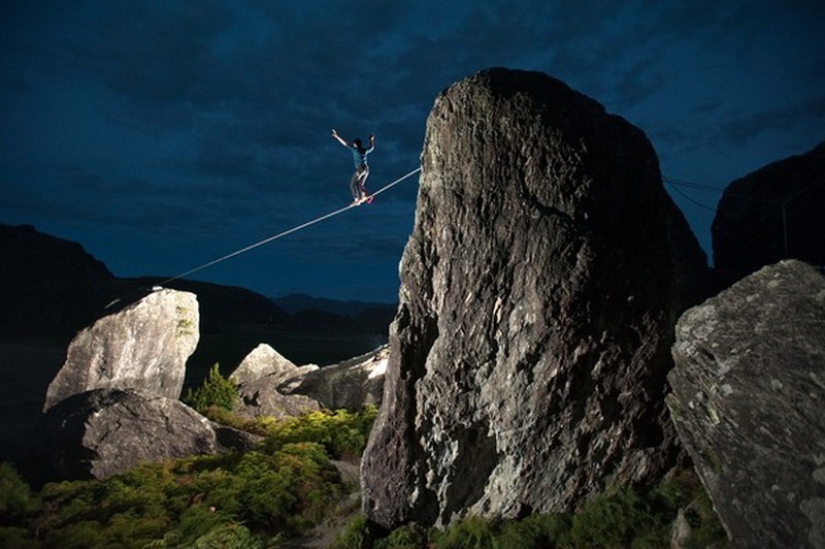 Slacklining - Walking on a loose rope