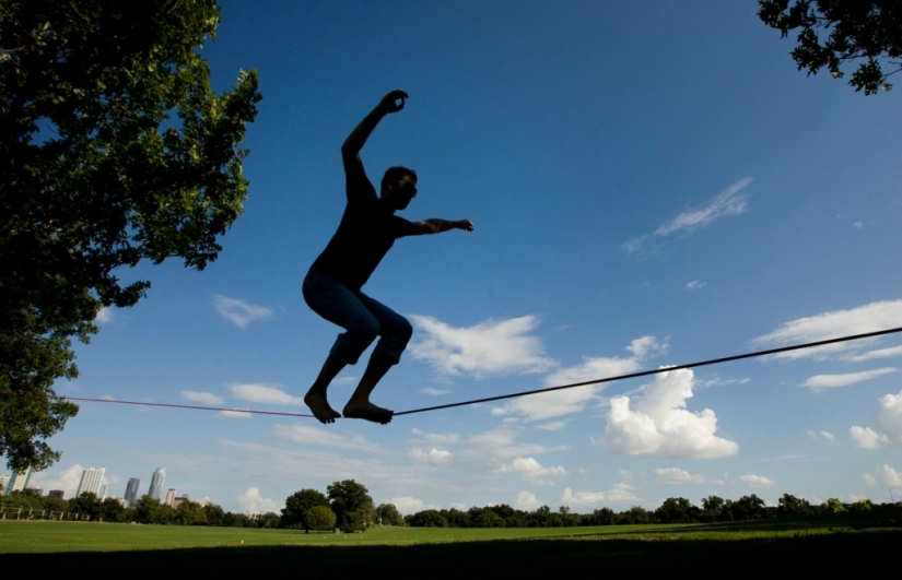 Slacklining - Walking on a loose rope