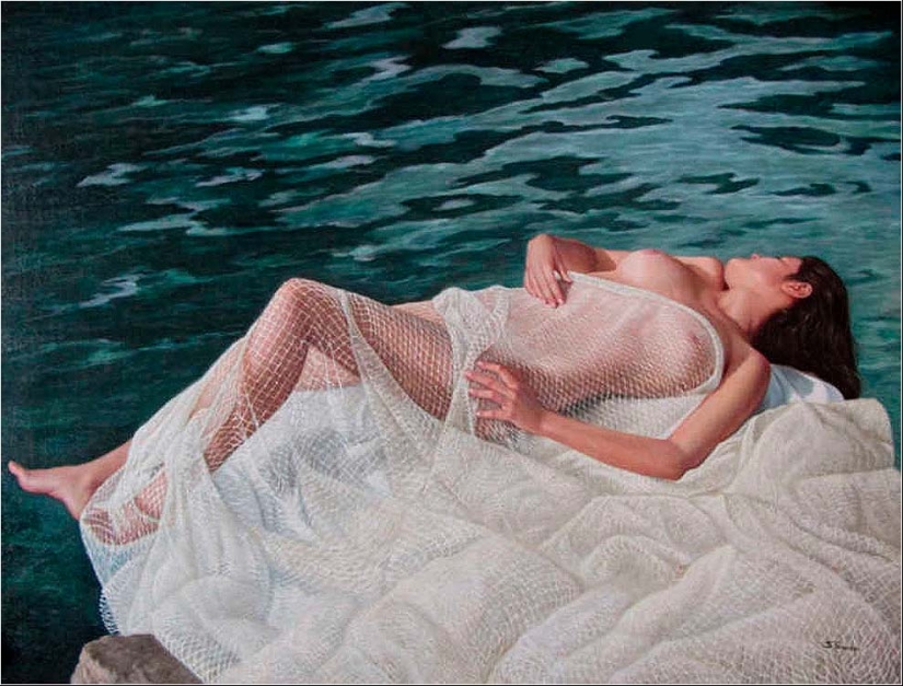 Sleepy temptation in the works of the Spanish portraitist Soledad Fernandez