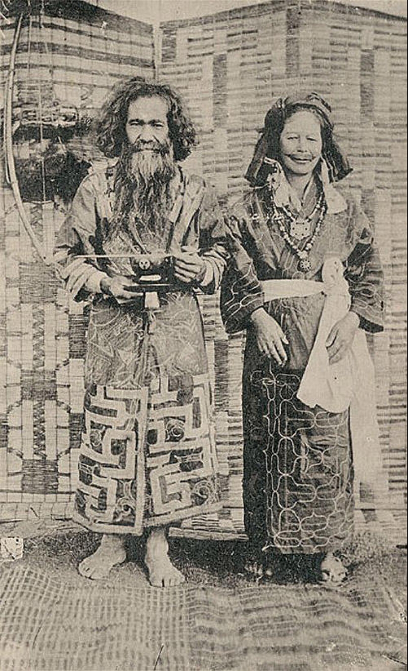 Smiles of Ainu women