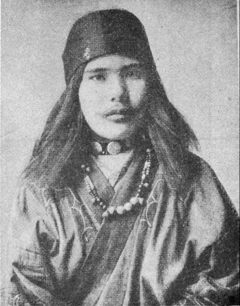 Smiles of Ainu women