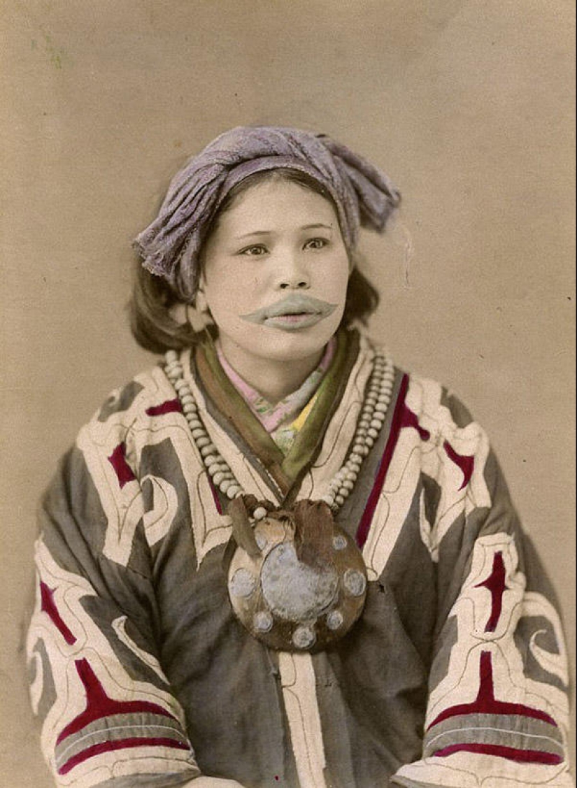 Smiles of Ainu women