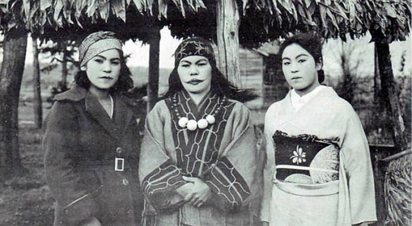 Smiles of Ainu women