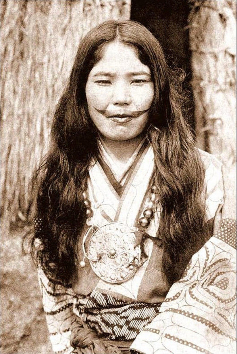 Smiles of Ainu women