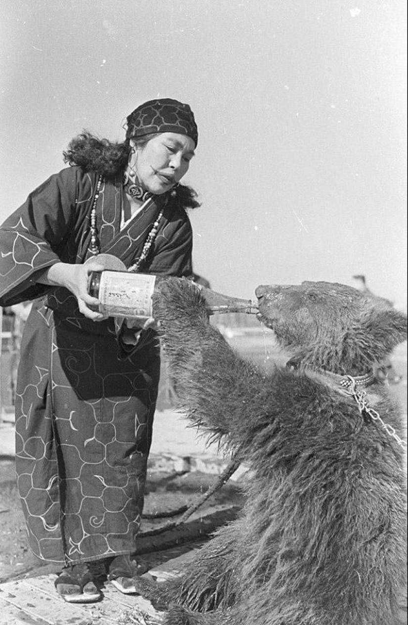 Smiles of Ainu women