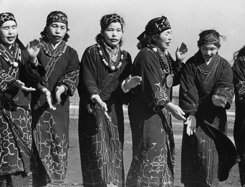 Smiles of Ainu women