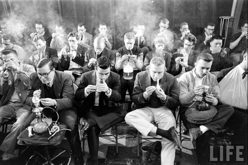 Smoke with a rocker: how the smoking competitions were held in the USA of the 50s