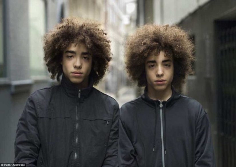 So similar, but so different: 20 incredible portraits of twins