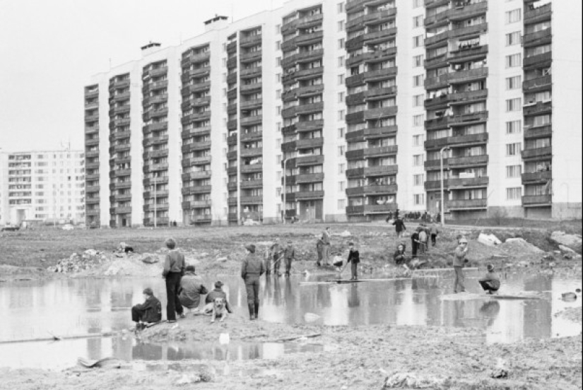 Sobre las olas de la memoria: cómo vivíamos y jugábamos en los patios de nuestra infancia