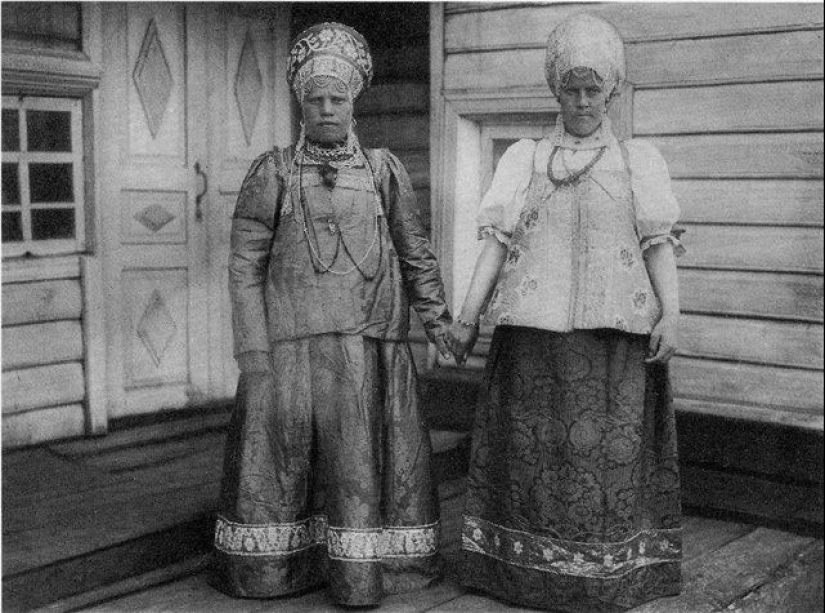 Some interesting facts about the Russian kokoshnik that you didn't know