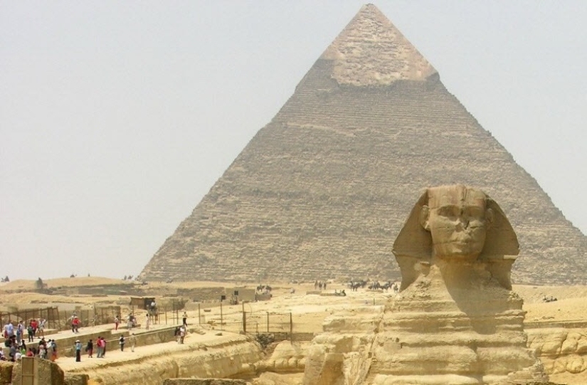 Standing before pyramids and had a different head: what secrets associated with the Egyptian Sphinx