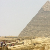 Standing before pyramids and had a different head: what secrets associated with the Egyptian Sphinx