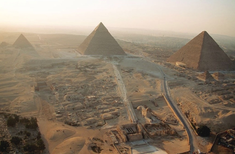 Standing before pyramids and had a different head: what secrets associated with the Egyptian Sphinx