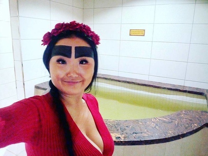 Stop the earth, I'll go! 20+ pictures of people with incredibly weird eyebrows