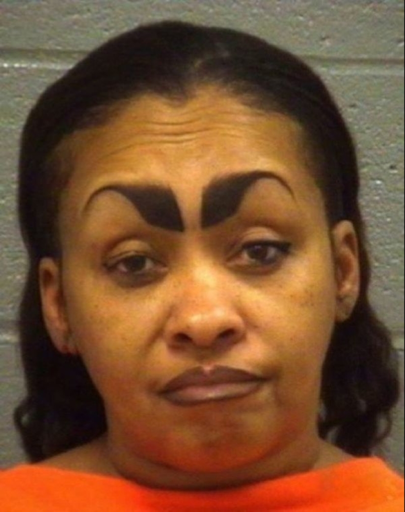 Stop the earth, I'll go! 20+ pictures of people with incredibly weird eyebrows