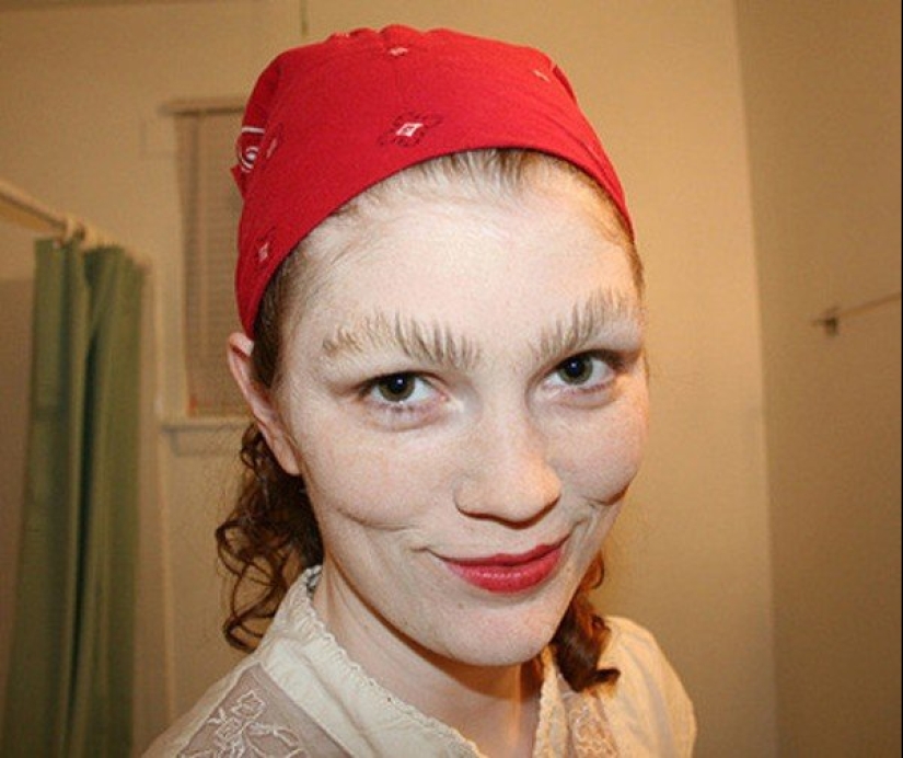 Stop the earth, I'll go! 20+ pictures of people with incredibly weird eyebrows