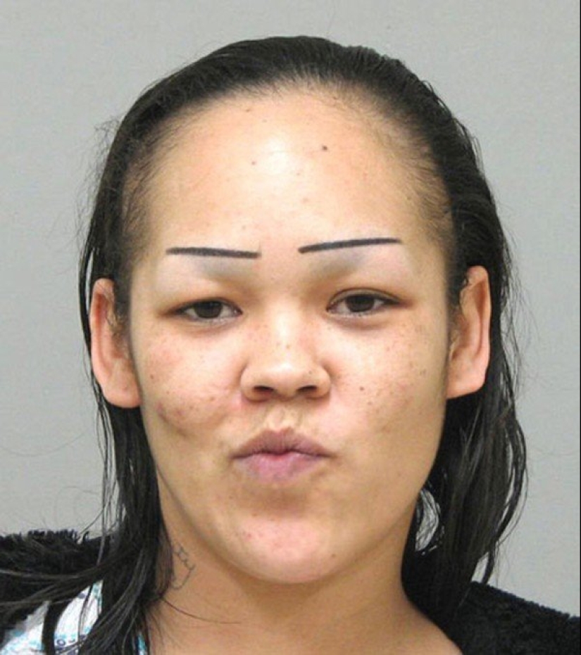 Stop the earth, I'll go! 20+ pictures of people with incredibly weird eyebrows