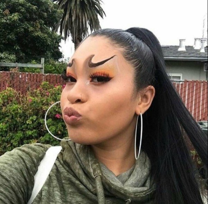 Stop the earth, I'll go! 20+ pictures of people with incredibly weird eyebrows