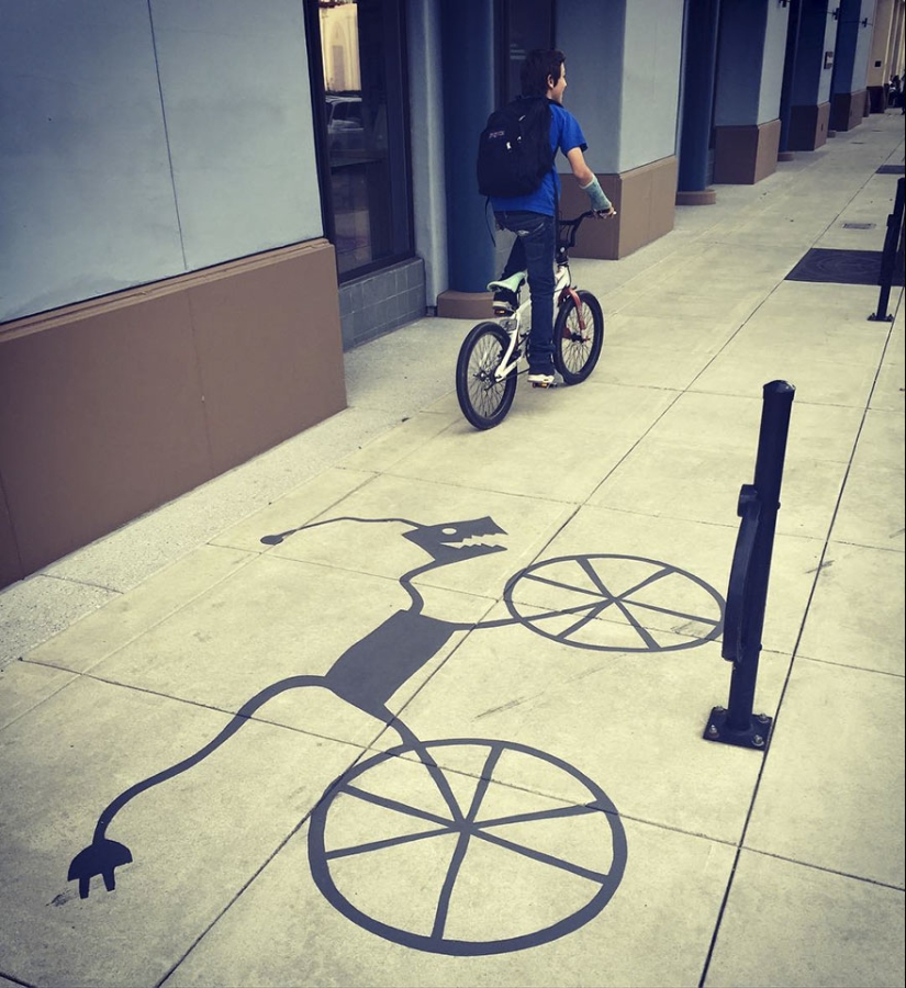 Street Artist Replaces 20 City Shadows With Flowers and Monkeys, and Many Didn&#39;t Even Notice