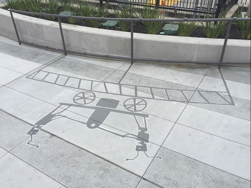 Street Artist Replaces 20 City Shadows With Flowers and Monkeys, and Many Didn&#39;t Even Notice