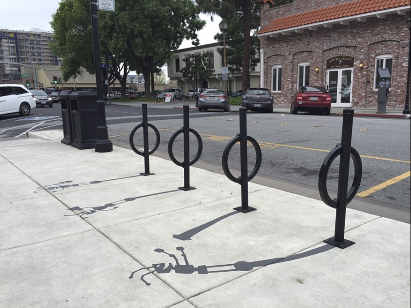 Street Artist Replaces 20 City Shadows With Flowers and Monkeys, and Many Didn&#39;t Even Notice