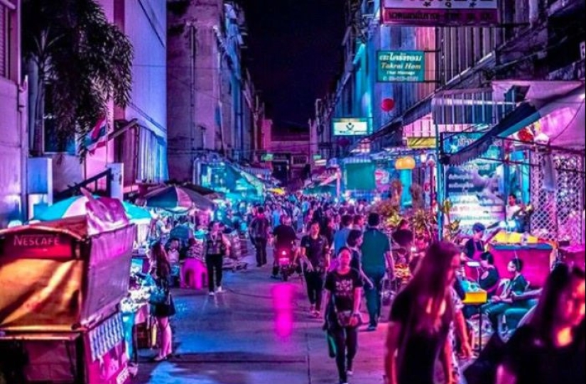 Streets of neon lights: Bangkok at night in the lens of Javier Portel