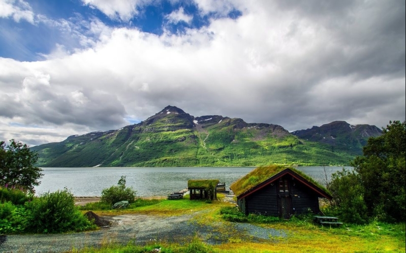 Stunning houses built far from civilization