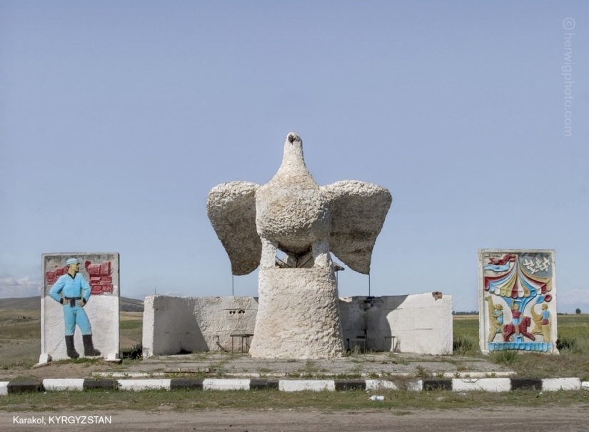 Such different Soviet bus stops in photographs by Christopher Herwig