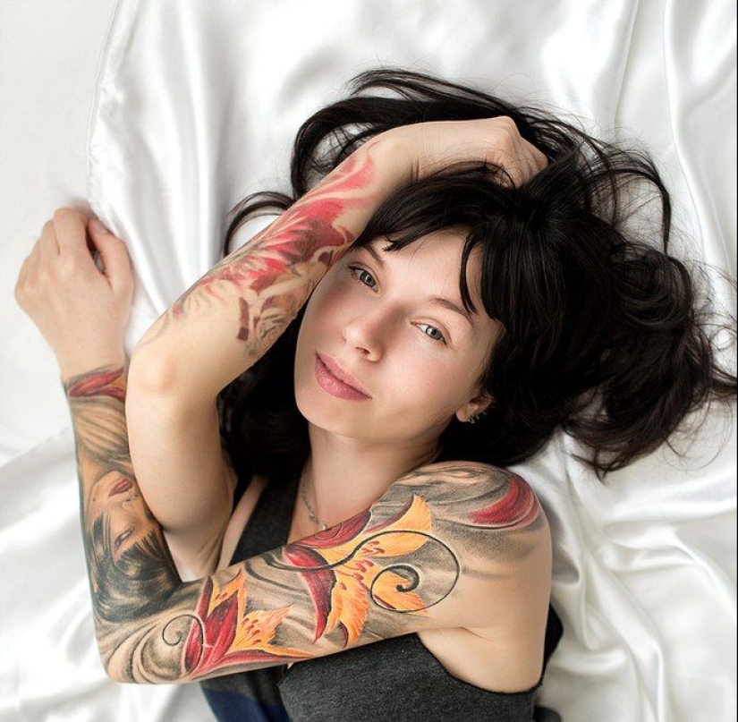 Suicide Girls Project: how to make a business naked body with tattoos and piercings