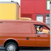 Summer traffic: photos of drivers in traffic jams on London roads of the 80s