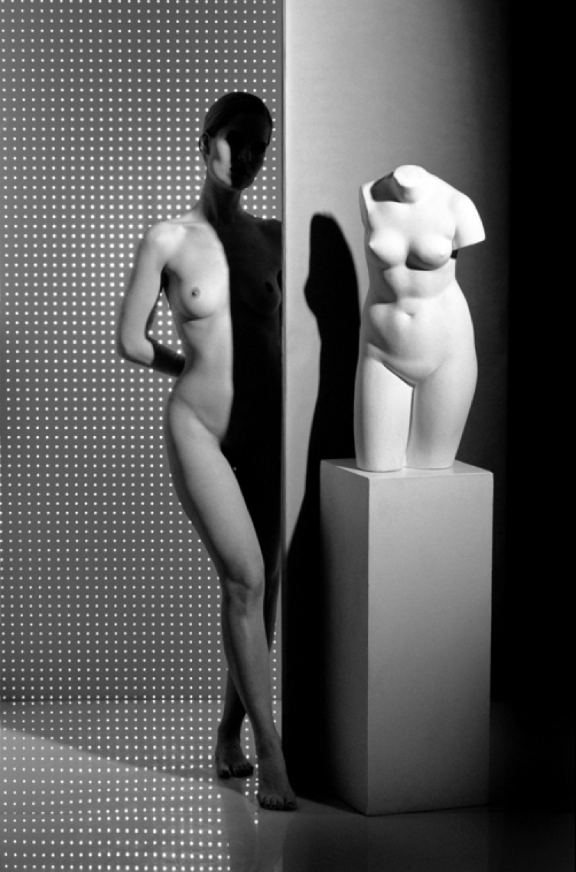 Surrealismo en blanco y negro del maestro de la fotografía erótica Gunther Knop