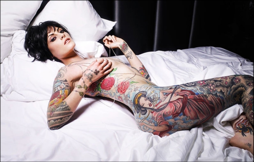 Tattoo as art: stunningly painted girls