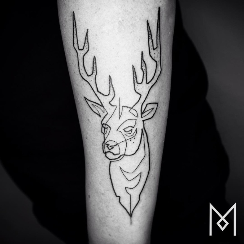 Tatuajes súper hermosos dibujados en una línea.