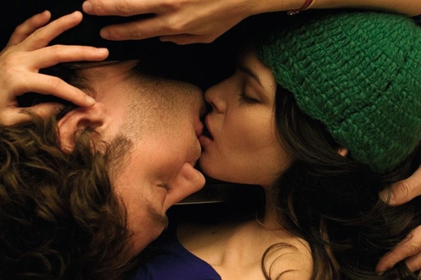 Ten best movie kisses