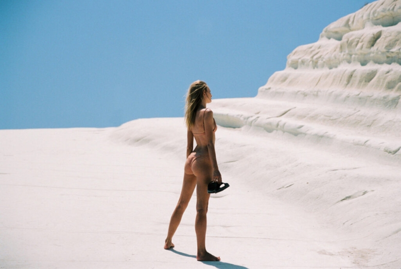 Tentaciones en la playa del fotógrafo de moda Cameron Hammond