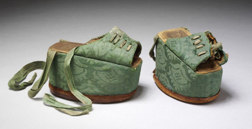 Terribly uncomfortable shoes of medieval women