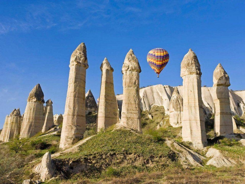The 10 strangest places people live in