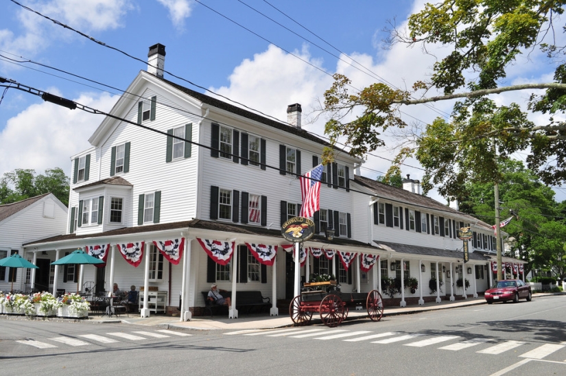 The 12 oldest restaurants in the world that are still open