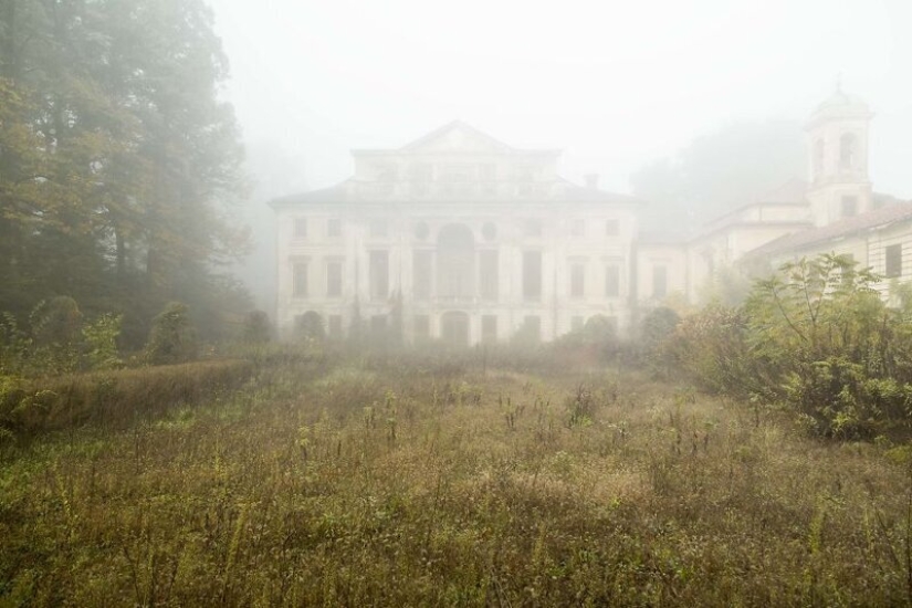 The beauty of abandoned castles in the lens Jahz Design