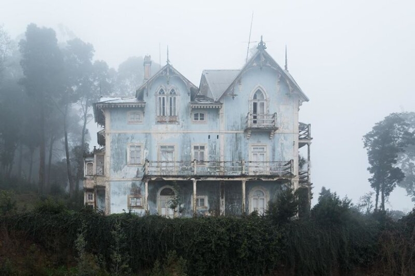 The beauty of abandoned castles in the lens Jahz Design