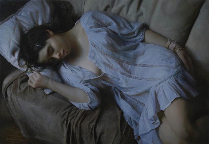 The beauty of the female body in the stunningly realistic works of Sergey Marshennikov