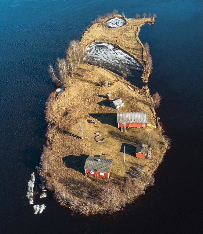 The beauty of the four seasons on the small Finnish island of Long Stone