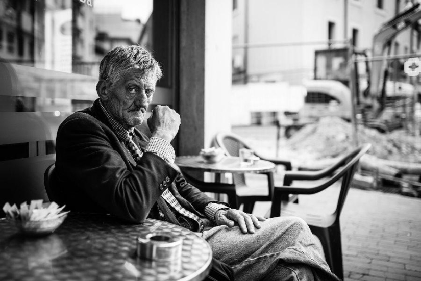 The Black and White Magic of Giulio Magnifico's Street Portraits