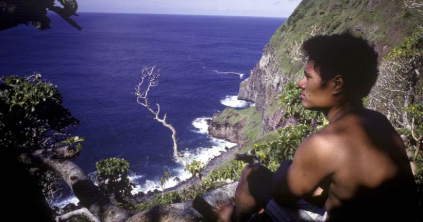 The children lived on a desert island for more than a year, shaming the author of "Lord of the Flies"