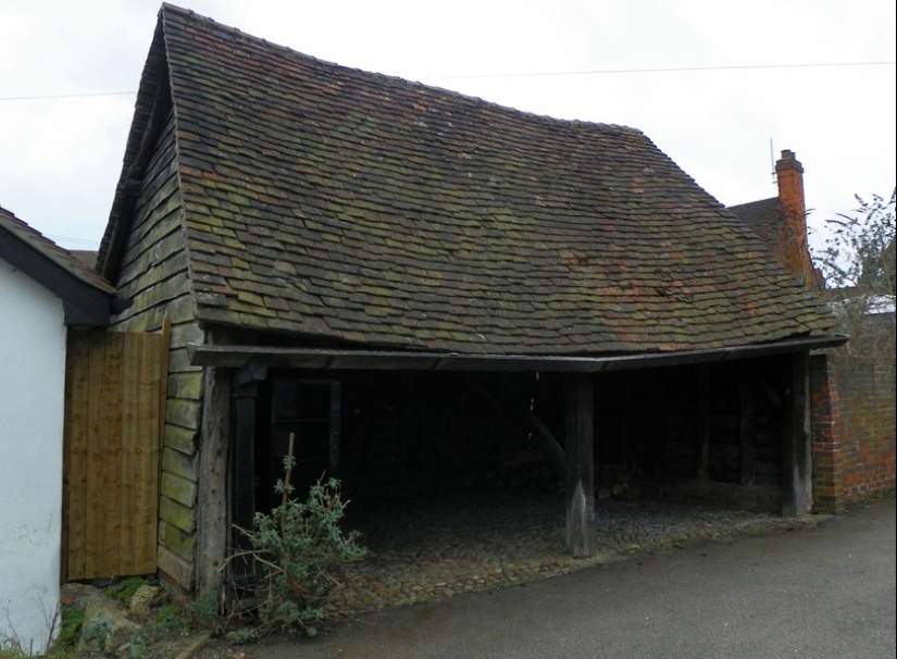 The Coffin in the Attic: The Incredible Story of Henry Trigg and His Adventures After Death