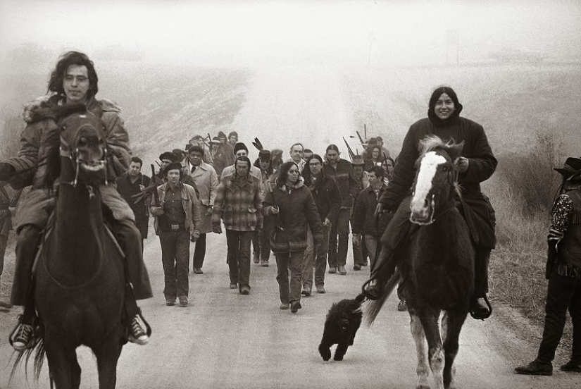 The confrontation at wounded knee: in 1973, Indians of the United States last time went on a "warpath"