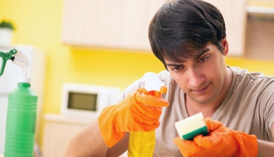 The discovery of the century: best lovers are men who wash the dishes