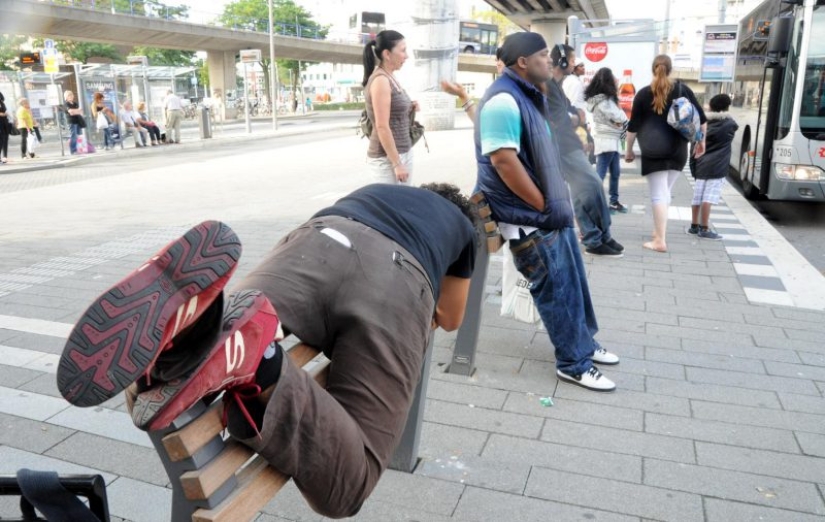 The ergonomics on the contrary: in different cities around the world are struggling with the homeless