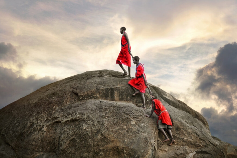 The faces of the planet in the photo by David Lazar